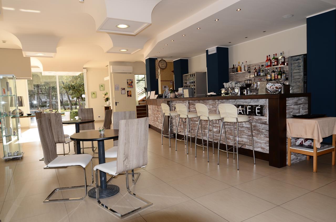 Hotel Mirage Milano Marittima Exterior foto